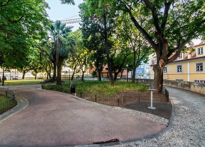 The Explorers Home - Sunny Stylish Family-Friendly Apartment